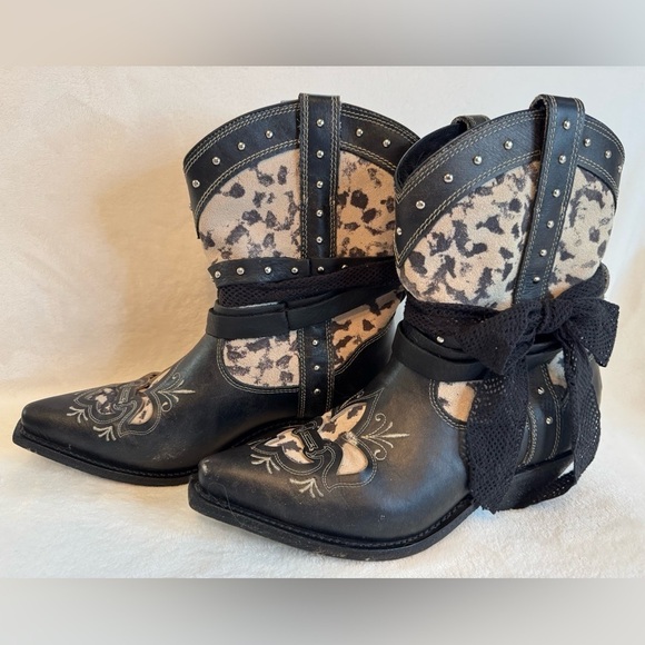 Rockin Country Shoes - Rockin Country Women’s RC5006 Black Leather Cowboy Boots Size 8.5M